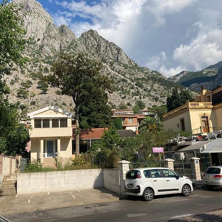 Bay Mola Home Kotor Bagian luar foto