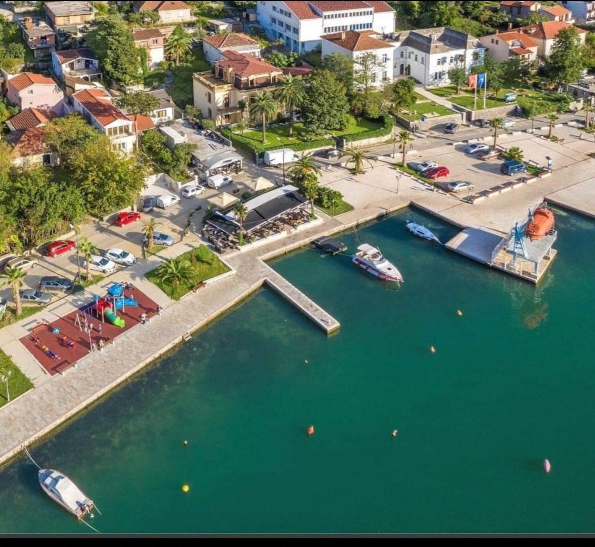 Bay Mola Home Kotor Bagian luar foto